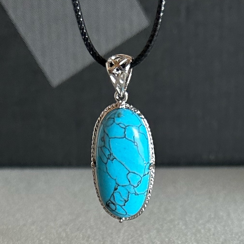 Blue Howlite Oval Pendant Natural Crystal Gemstone Necklace